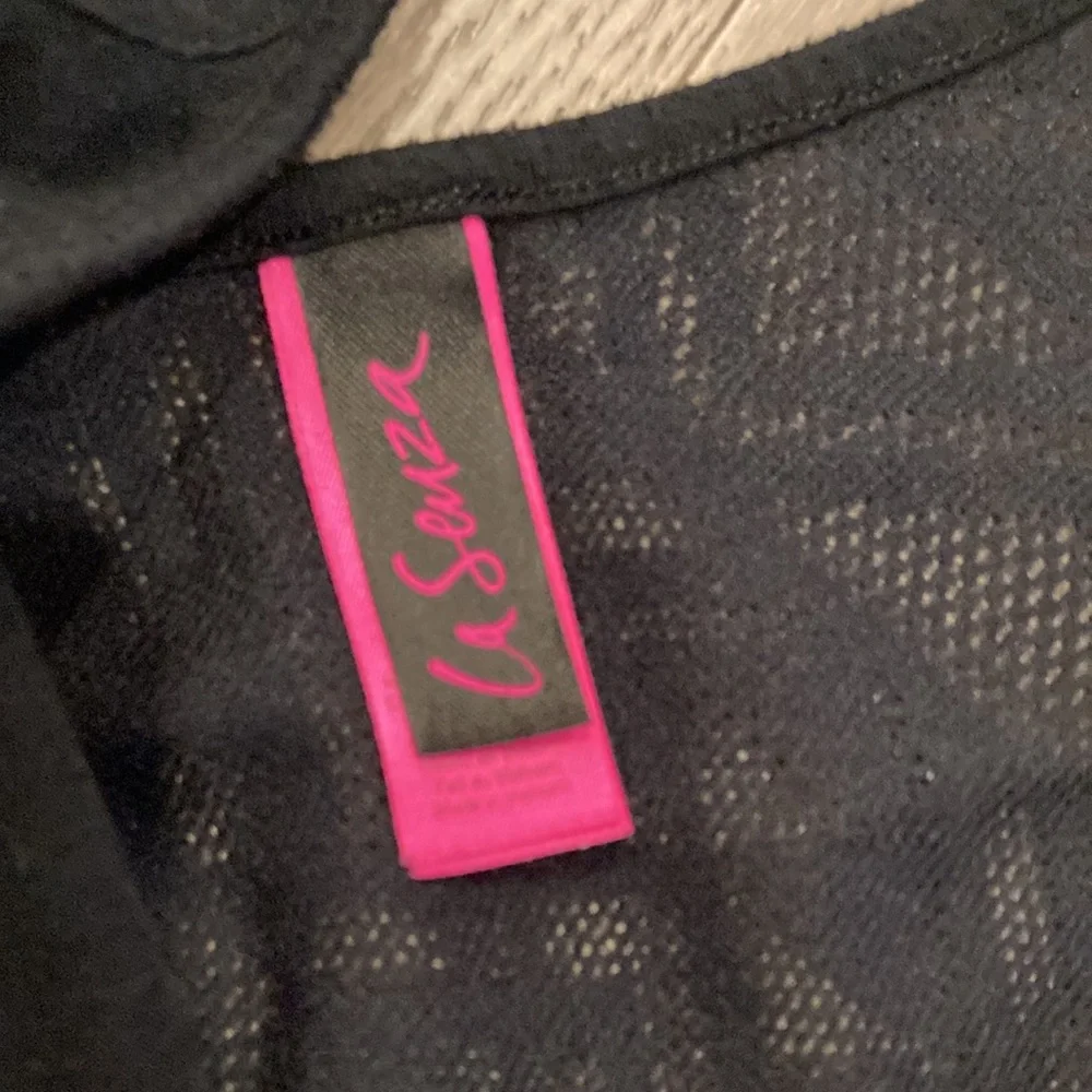 2 cropped camisoles La Senza and Ardene - Picture 7 of 9